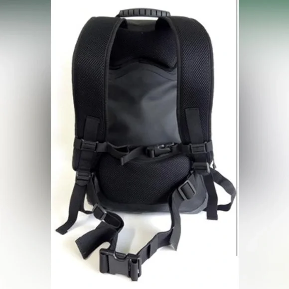 NWT Aquapay Trailproof Daysac 28L - Picture 2 of 6